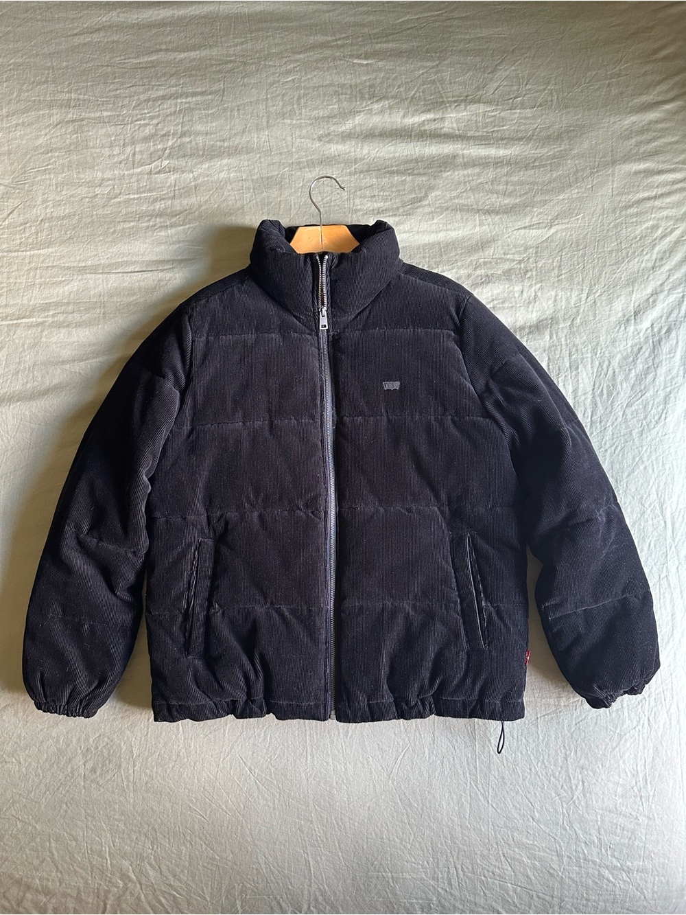 Levi’s Women’s Zoe Corduroy Puffer Jacket Black Size Medium